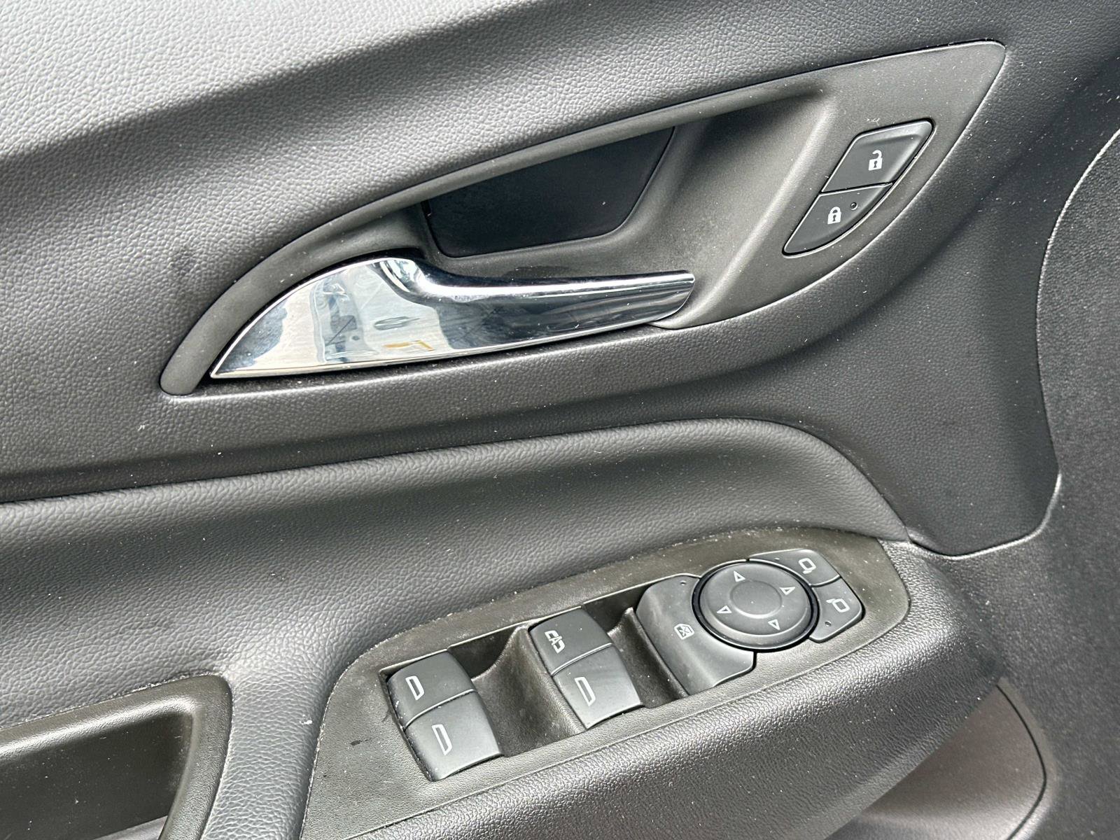 Certified 2024 Chevrolet Equinox LT w/ LPO, Floor Liner Package image 15