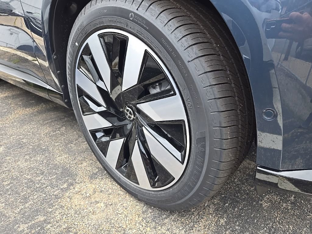 New 2025 Volvo EX90 Ultra image 4