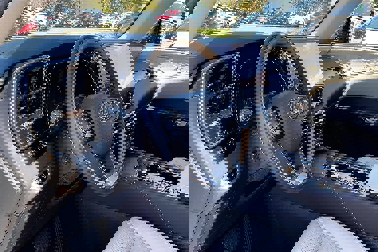 Certified 2025 Lexus RX 450h Luxury w/ Convenience Package image 29