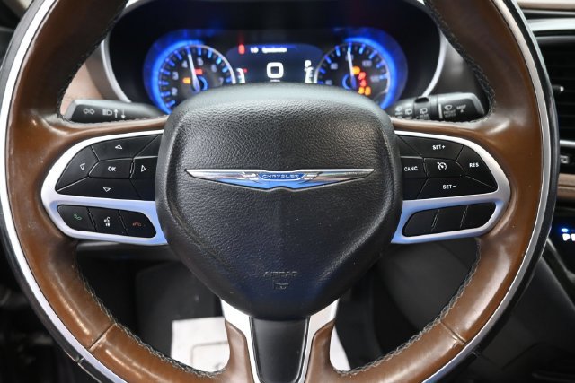 Used 2018 Chrysler Pacifica Limited FWD image 20