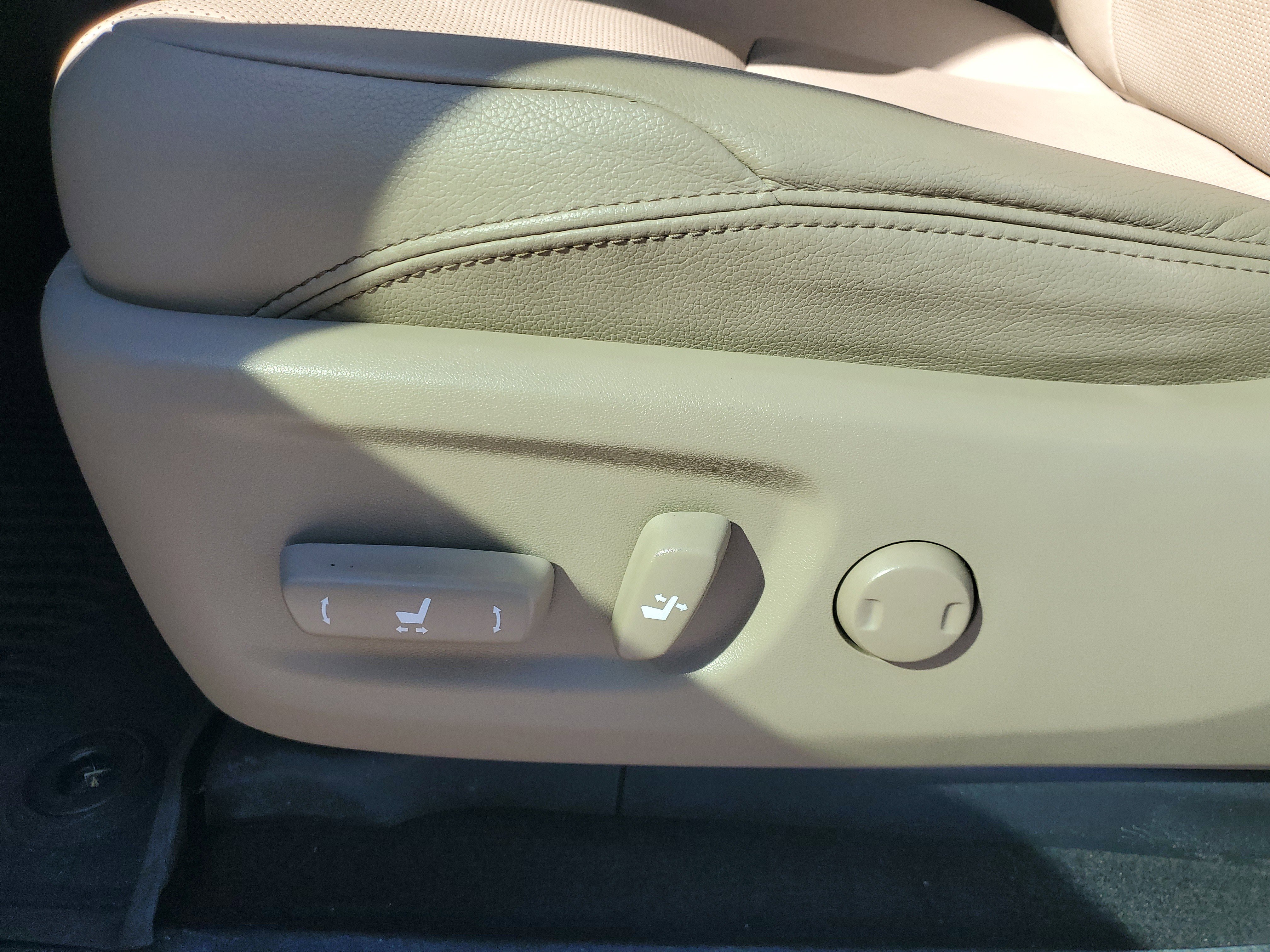 Used 2020 Toyota 4Runner 4WD image 14