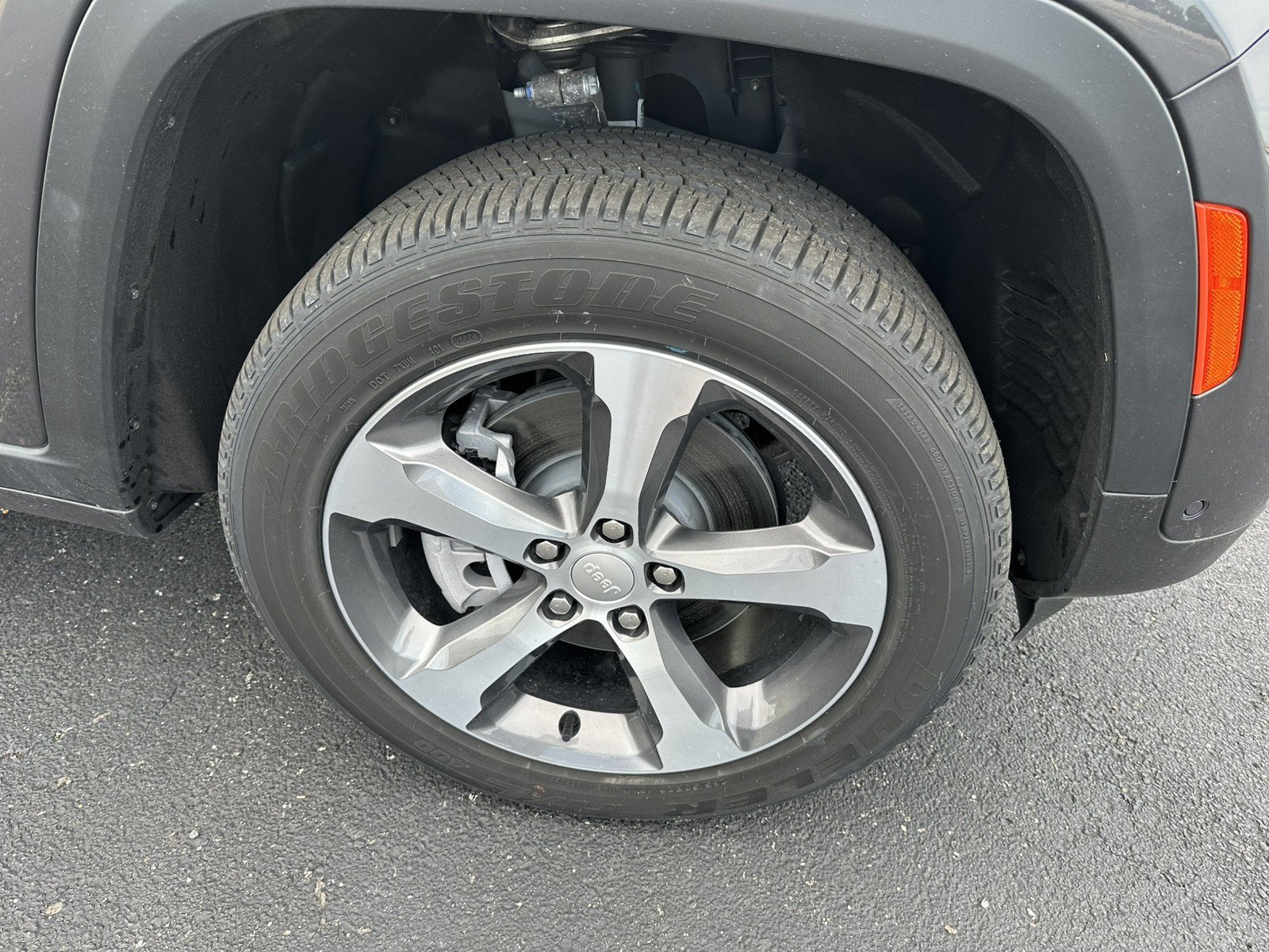 New 2022 Jeep Grand Cherokee Limited 4xe w/ Luxury Tech Group II image 3