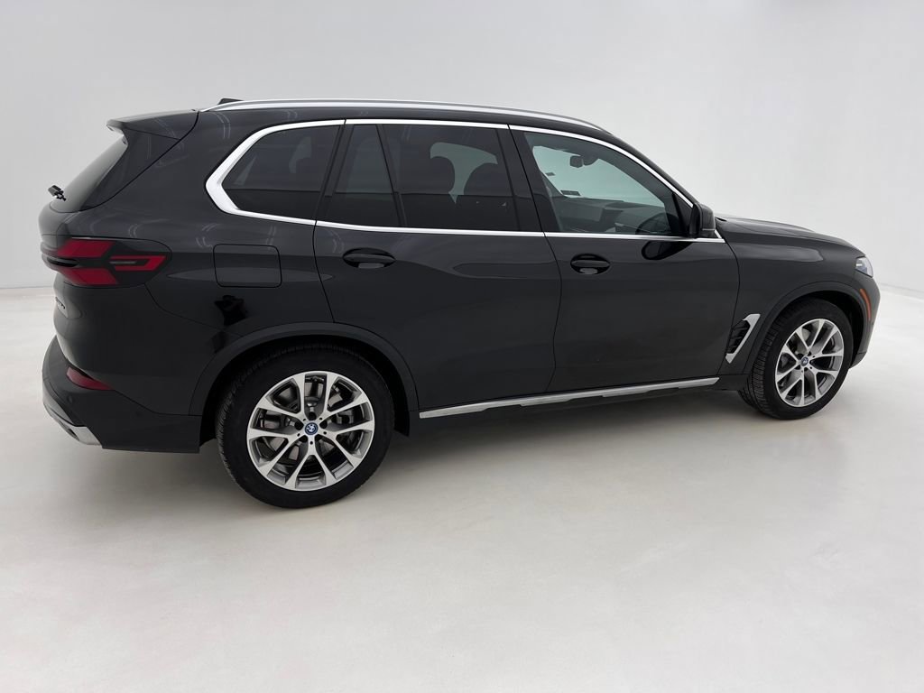 Certified 2025 BMW X5 xDrive50e w/ Premium Package image 8