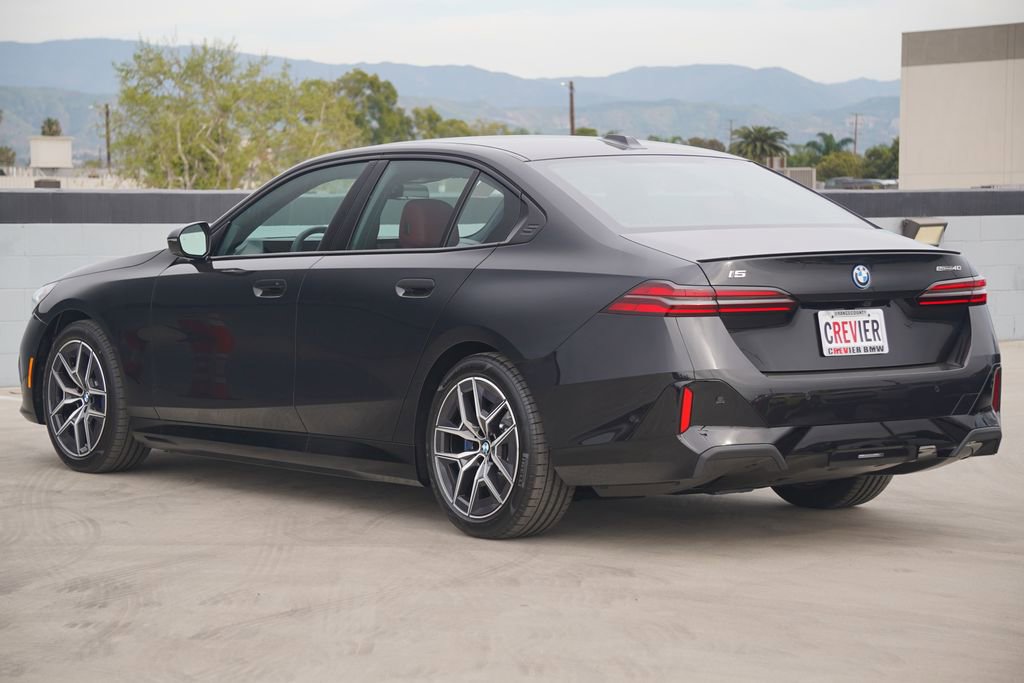 New 2026 BMW i5 eDrive40 w/ M Sport Package image 7