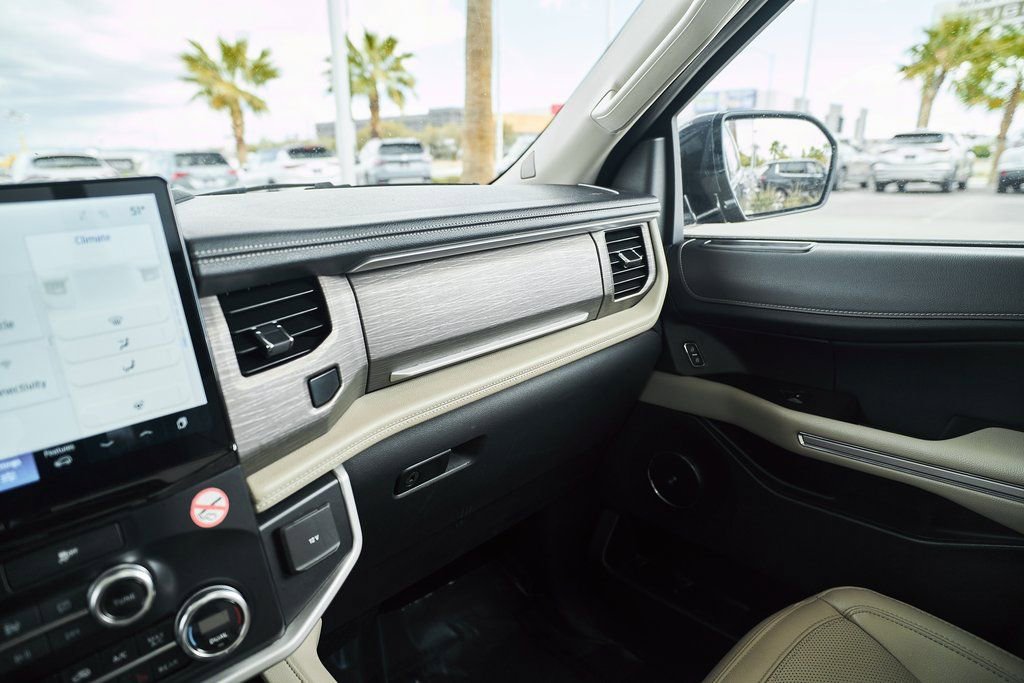 Used 2024 Ford Expedition Limited image 51