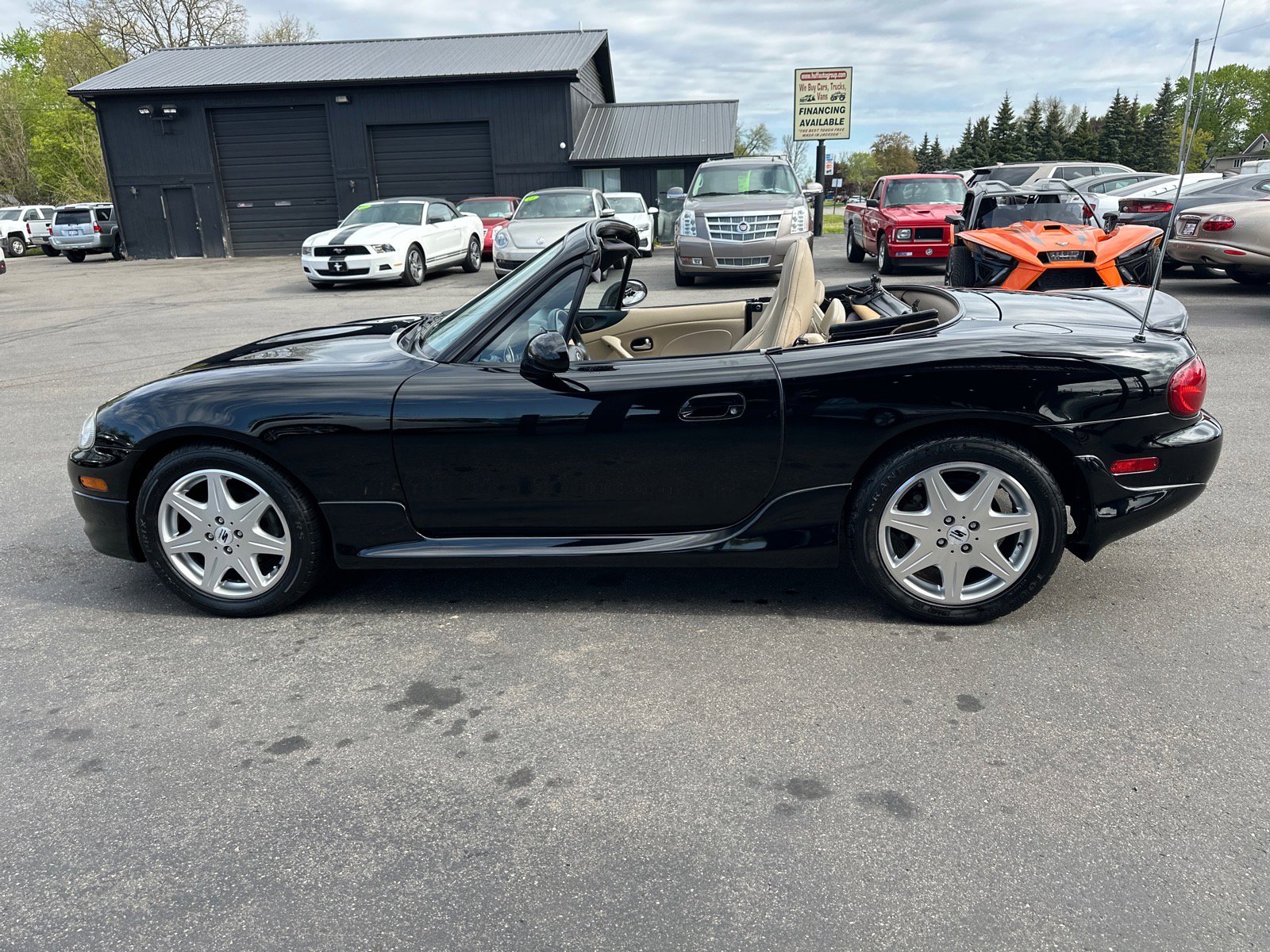 Used 2004 MAZDA MX-5 Miata LS RWD image 8