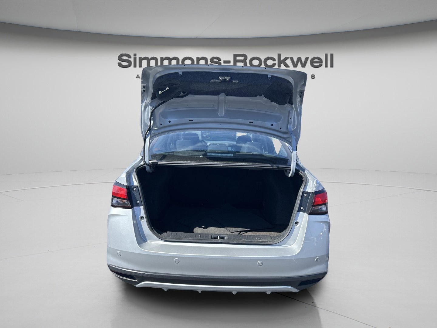Used 2025 Nissan Versa SV FWD image 8