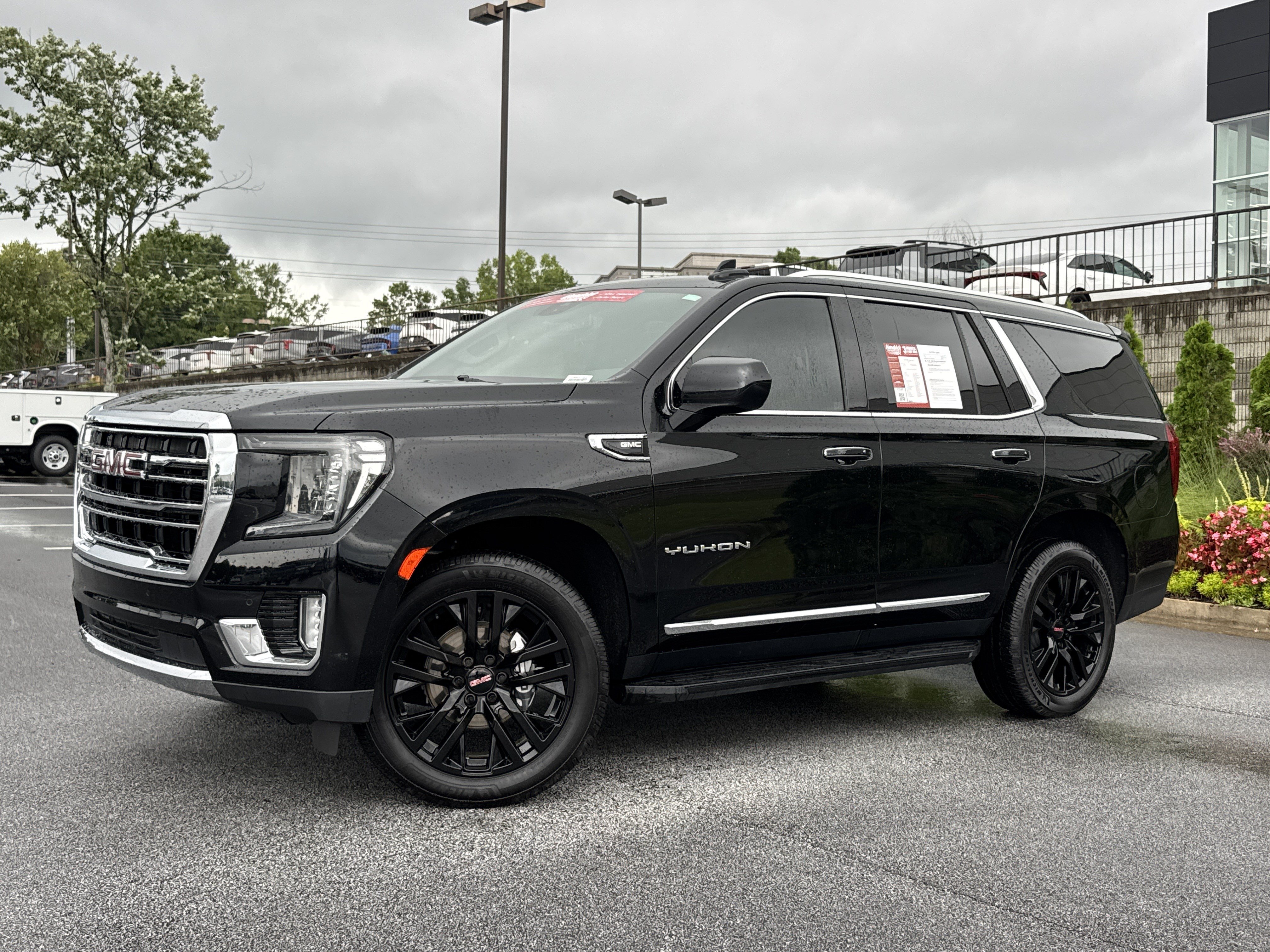 Used 2023 GMC Yukon SLT AWD/4WD image 5