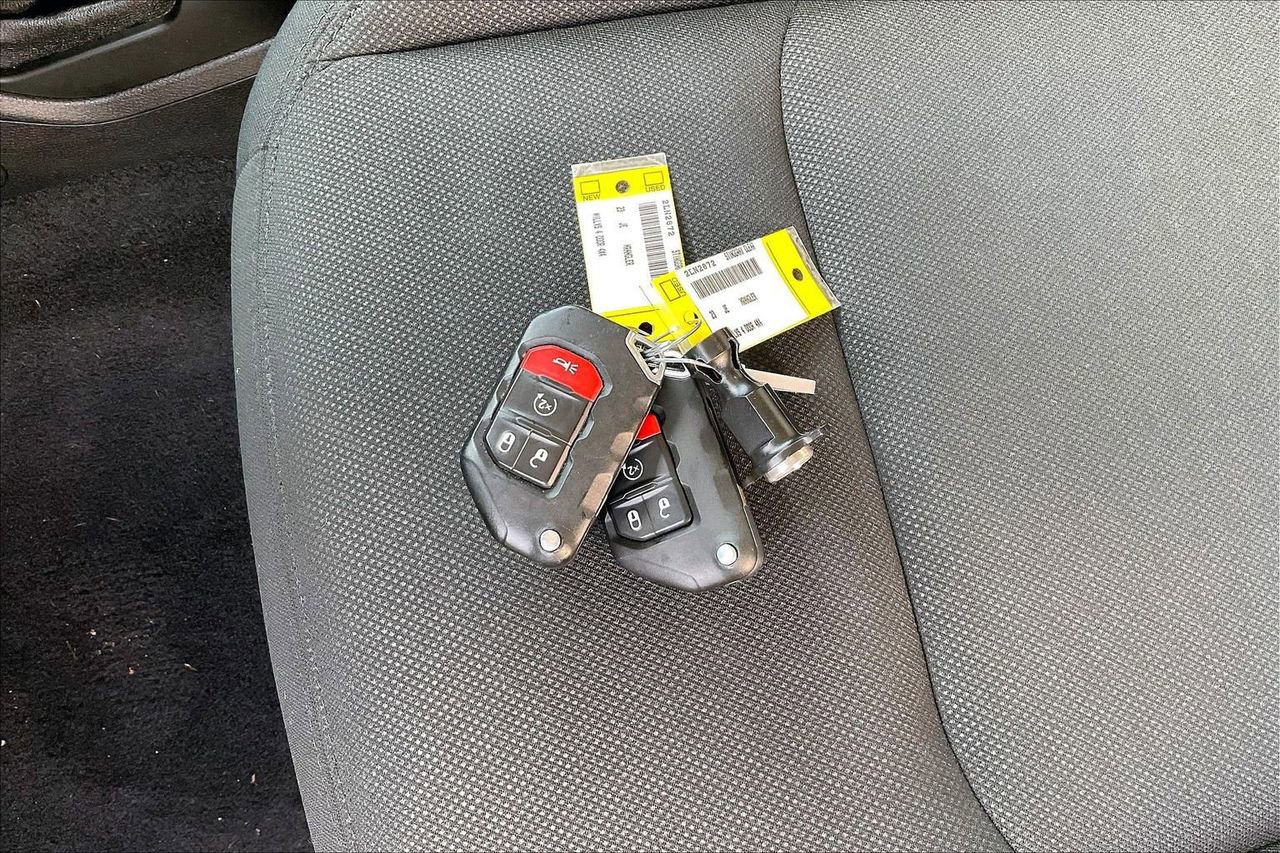 Certified 2023 Jeep Wrangler Willys image 32