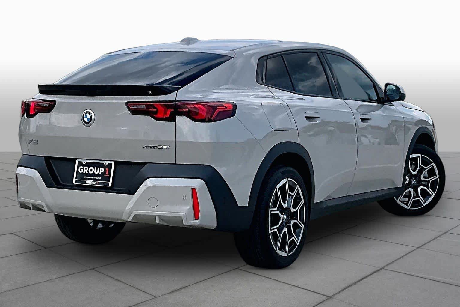 Used 2026 BMW X2 xDrive28i AWD/4WD image 12