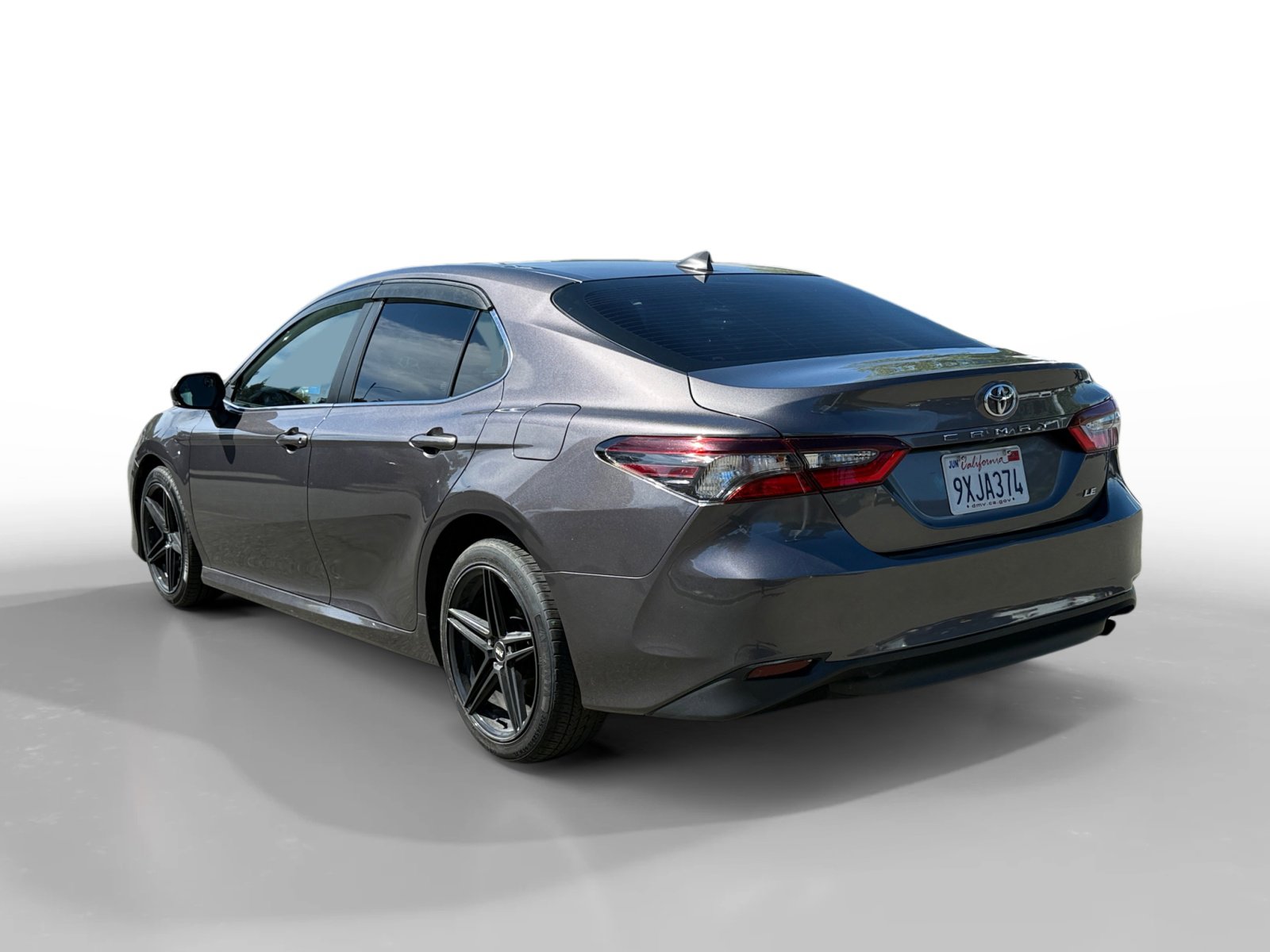 Used 2021 Toyota Camry LE w/ Convenience Package image 3