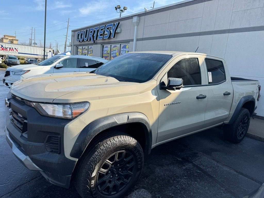 Used 2024 Chevrolet Colorado Trail Boss w/ Technology Package image 2