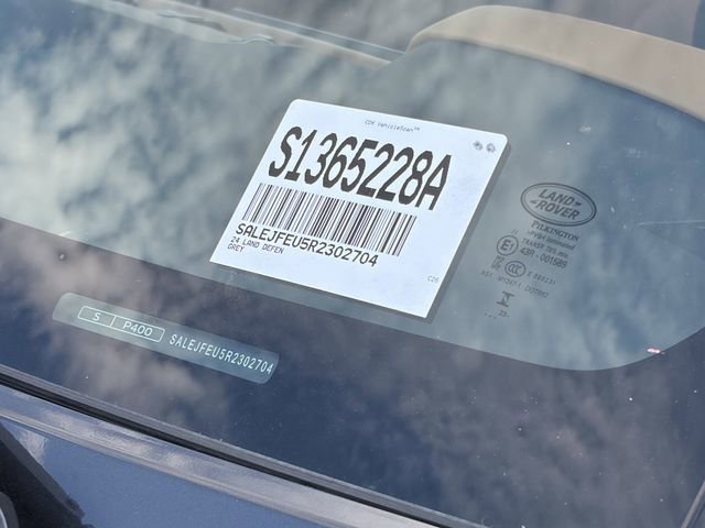 Used 2024 Land Rover Defender 130 S image 33