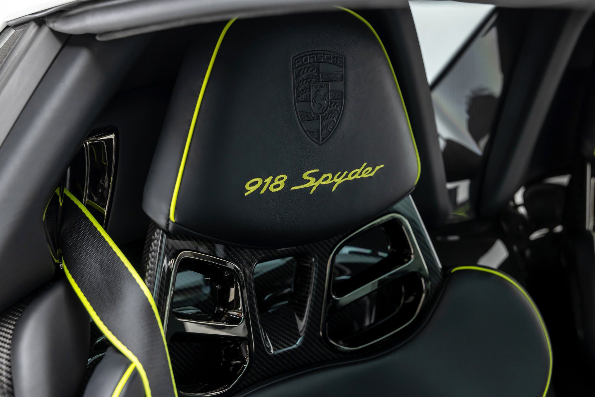Used 2015 Porsche 918 Spyder AWD/4WD image 53