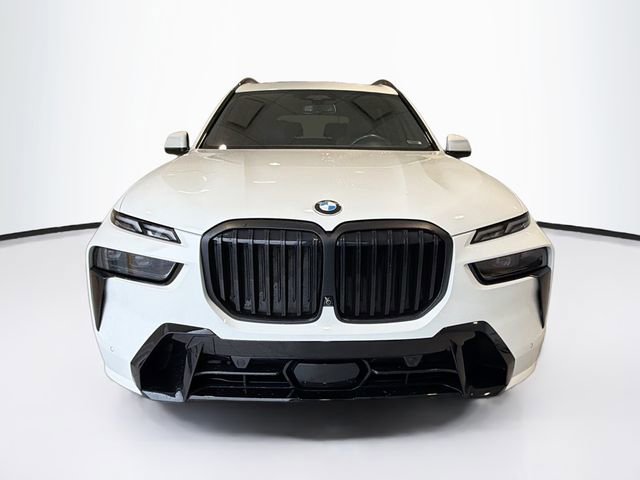 Used 2023 BMW X7 xDrive40i w/ Executive Package image 2
