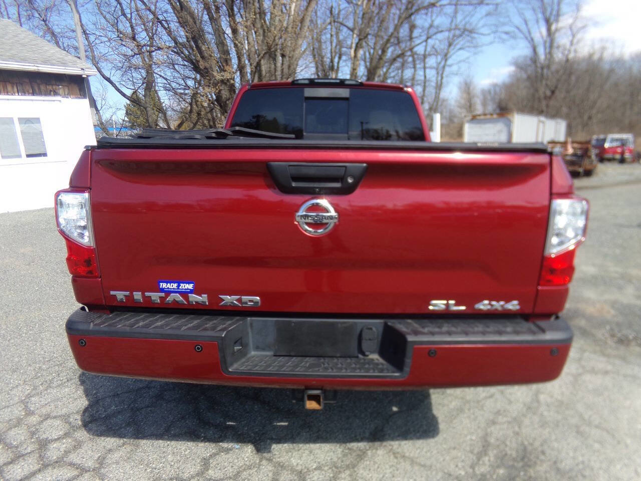 Used 2019 Nissan Titan SL image 9