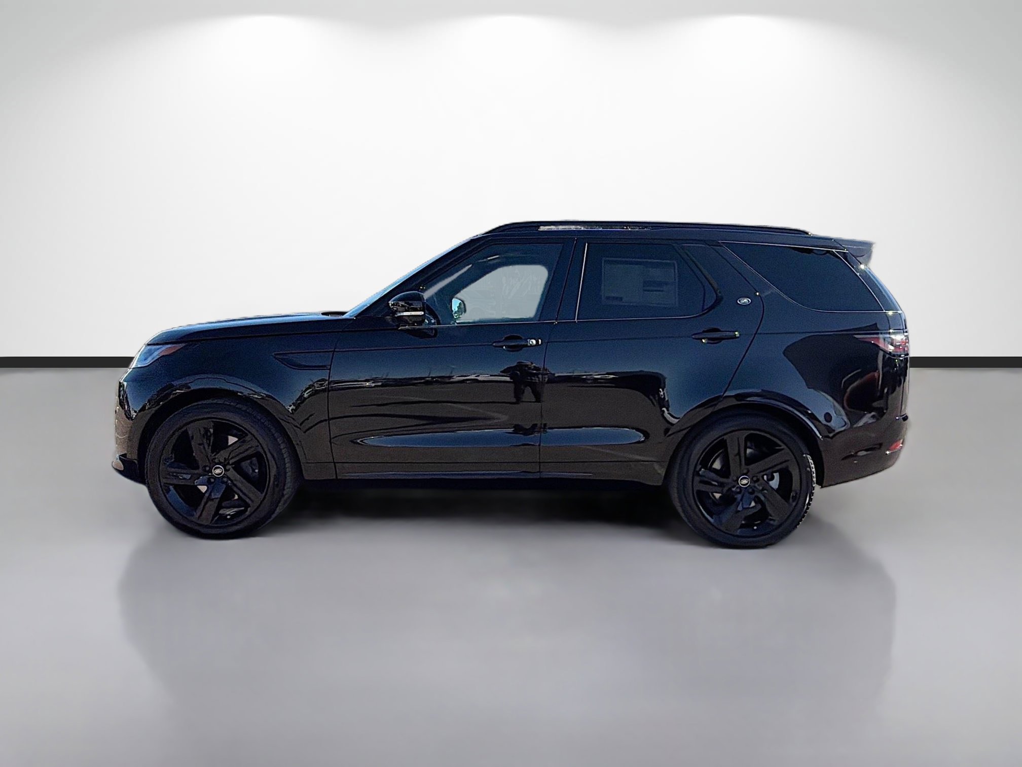 New 2026 Land Rover Discovery Limited Edition image 2