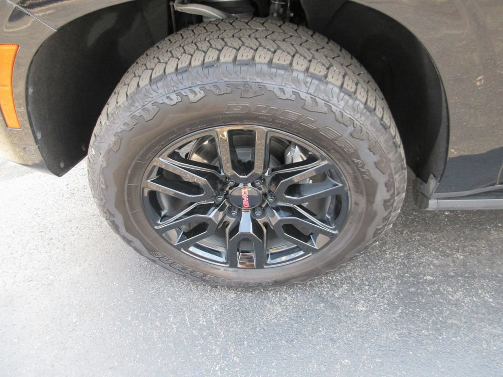 Certified 2026 GMC Yukon AT4 w/ AT4 Premium Plus Package AWD/4WD image 15
