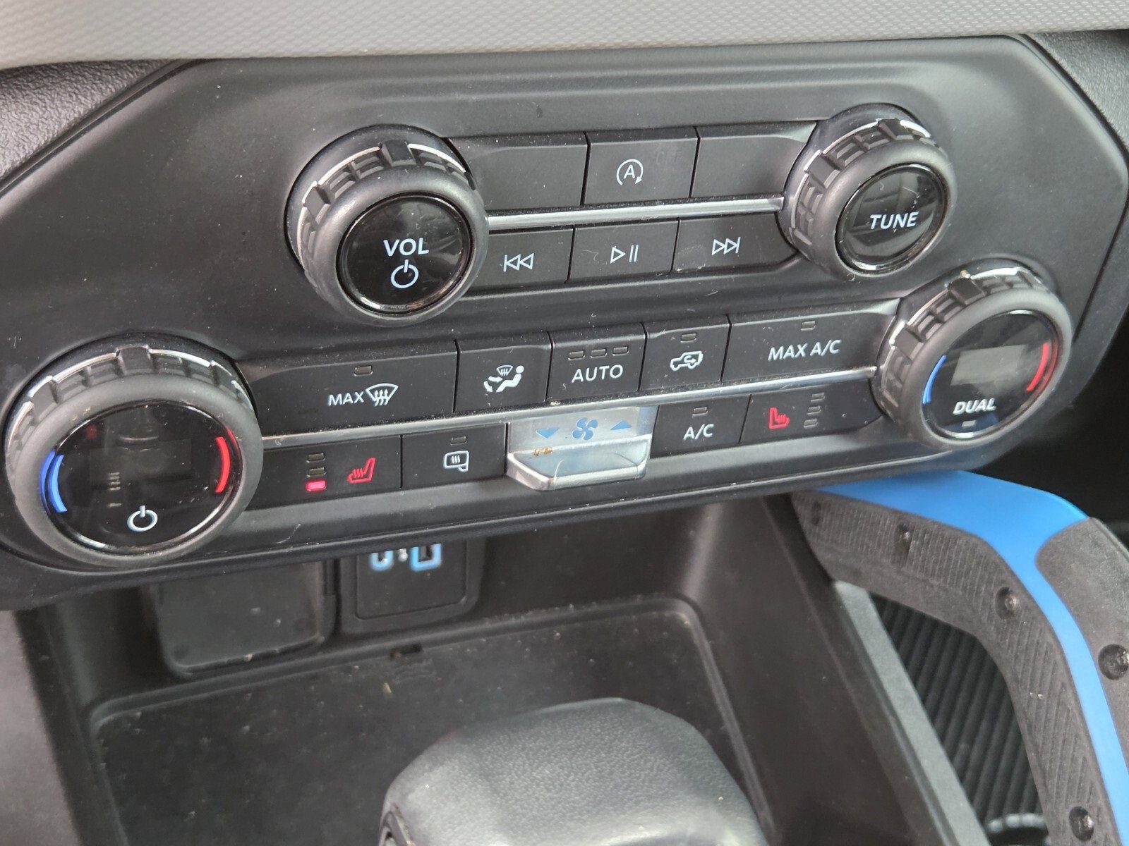 Certified 2021 Ford Bronco Black Diamond image 22