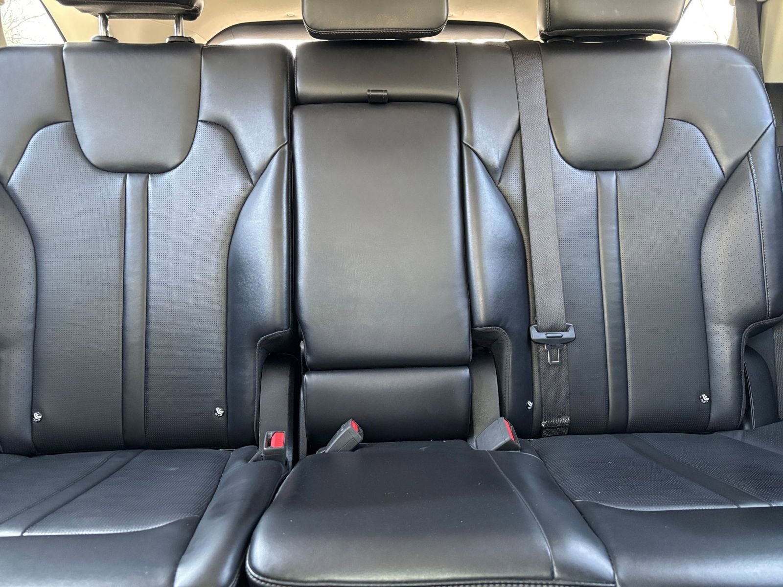 Used 2024 Kia Sorento S image 41