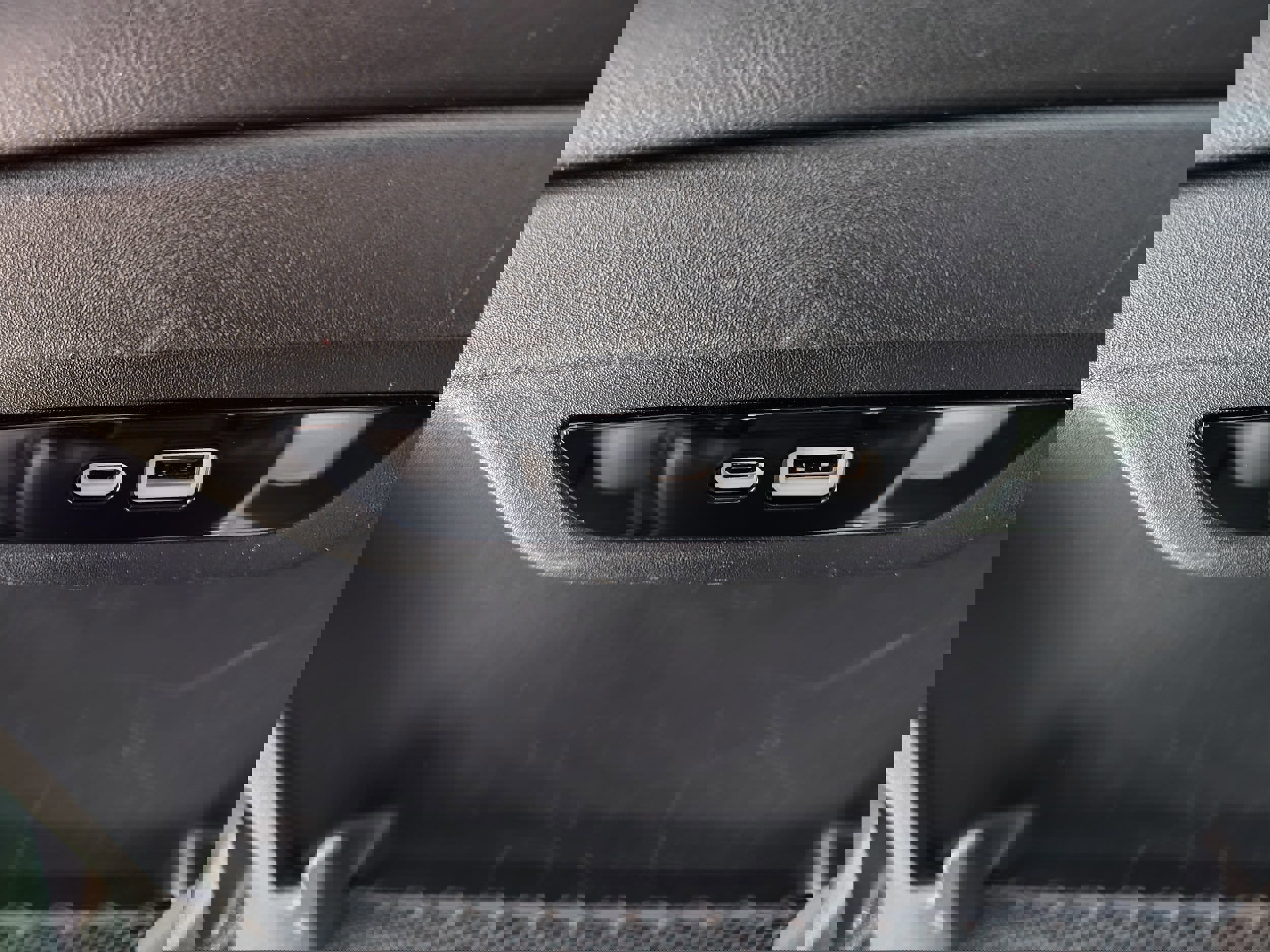 Used 2025 Chrysler Pacifica Select image 24