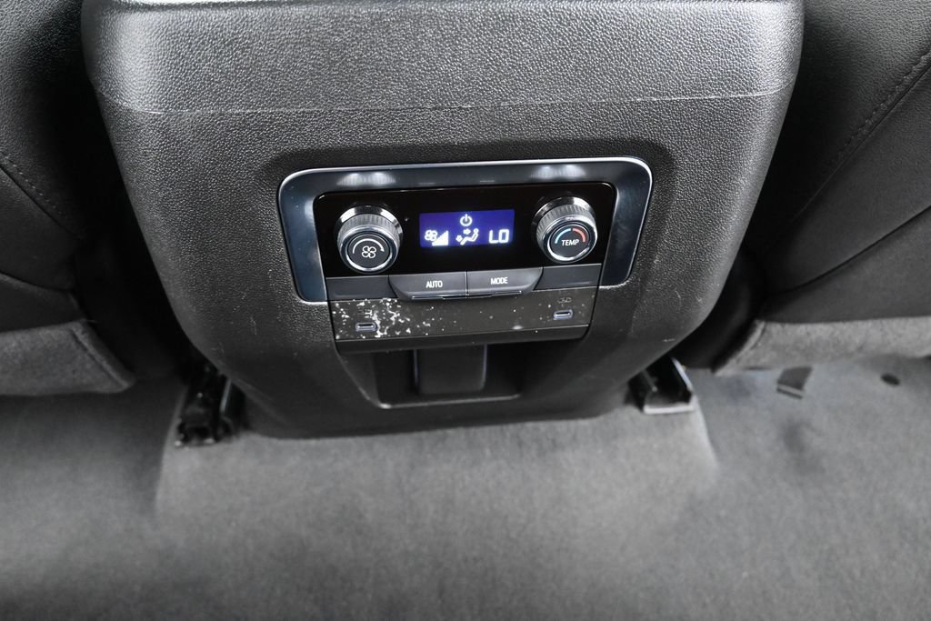 Used 2025 Chevrolet Suburban Z71 AWD/4WD image 14