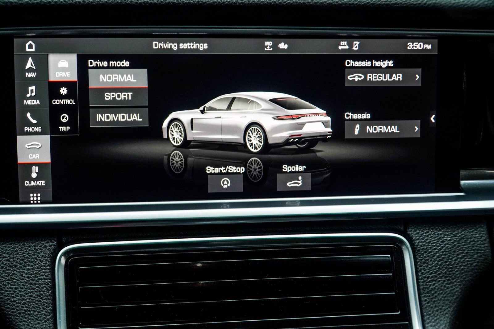 Used 2021 Porsche Panamera 4 image 31