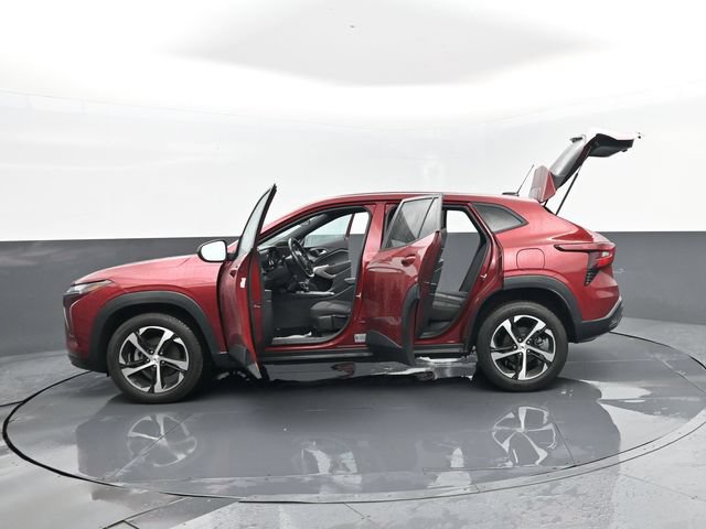 Used 2024 Chevrolet Trax RS w/ Sunroof Package FWD image 32