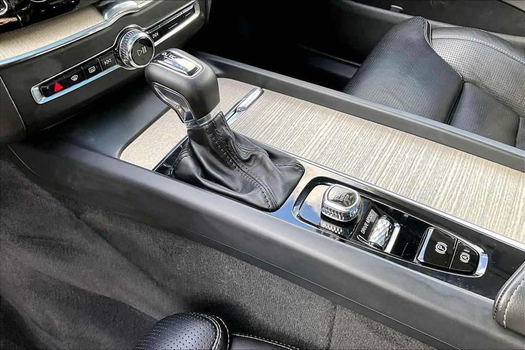 Used 2021 Volvo XC60 T5 Inscription w/ Advanced Package image 18