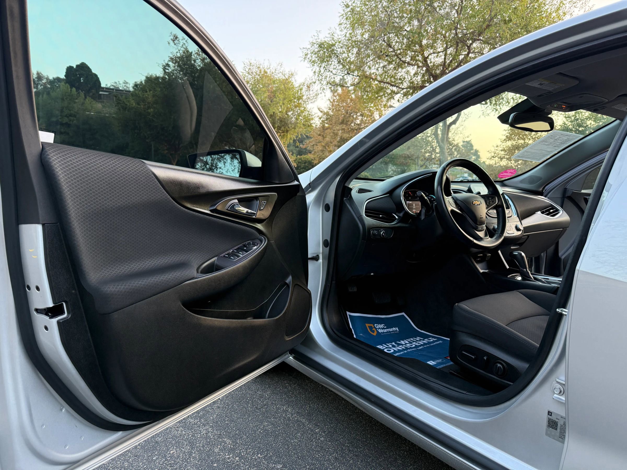 Used 2018 Chevrolet Malibu LT w/ Driver Confidence Package image 13