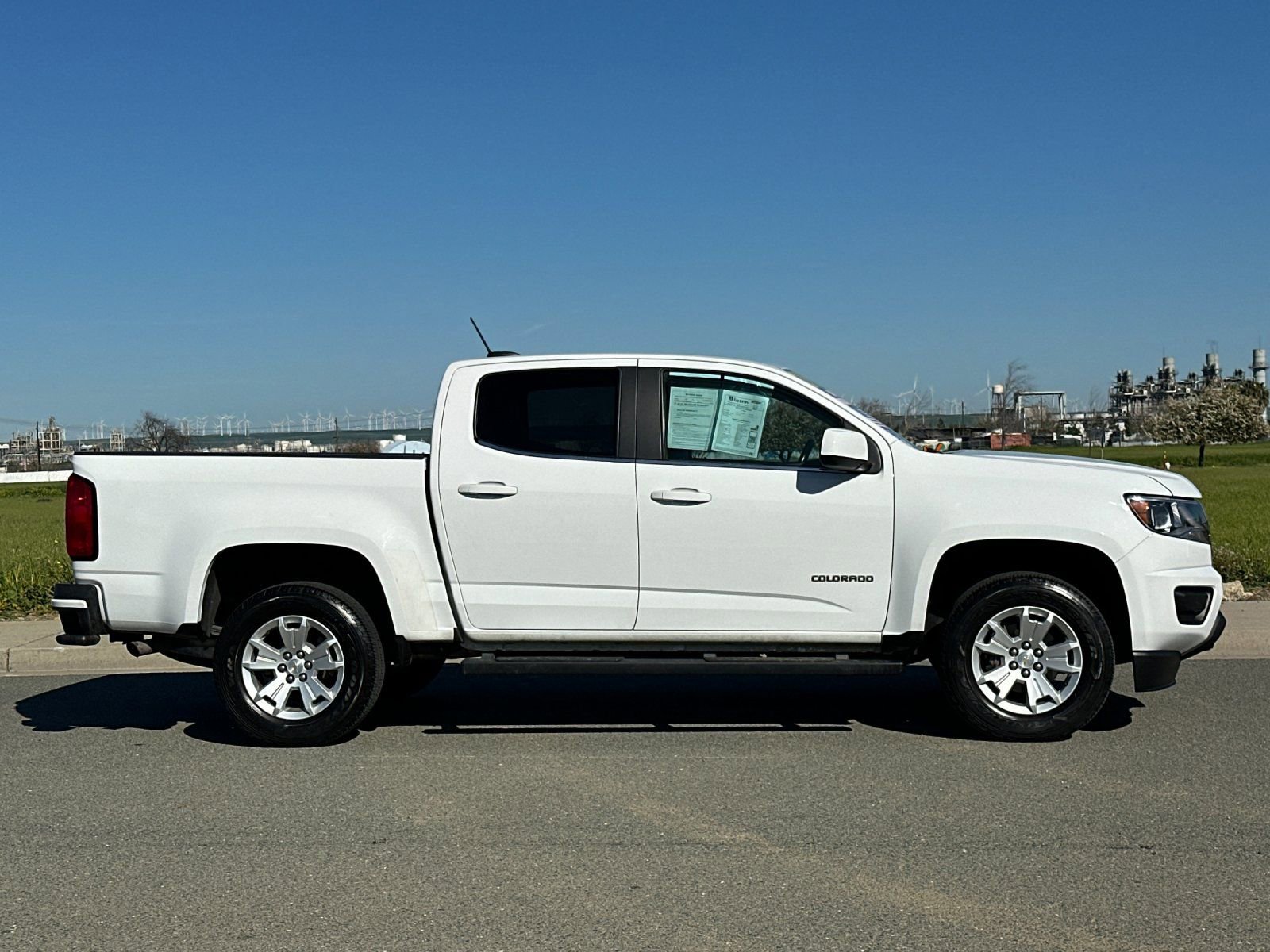 Used 2017 Chevrolet Colorado LT w/ Safety Package image 3