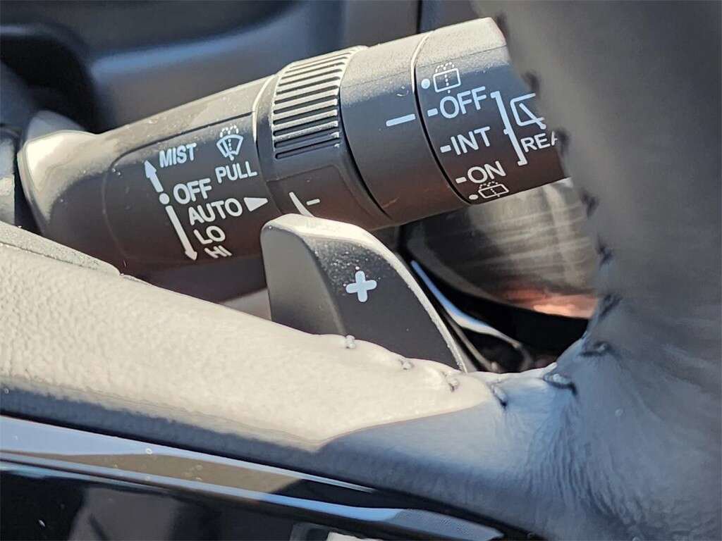 Used 2023 Honda Odyssey Elite image 32