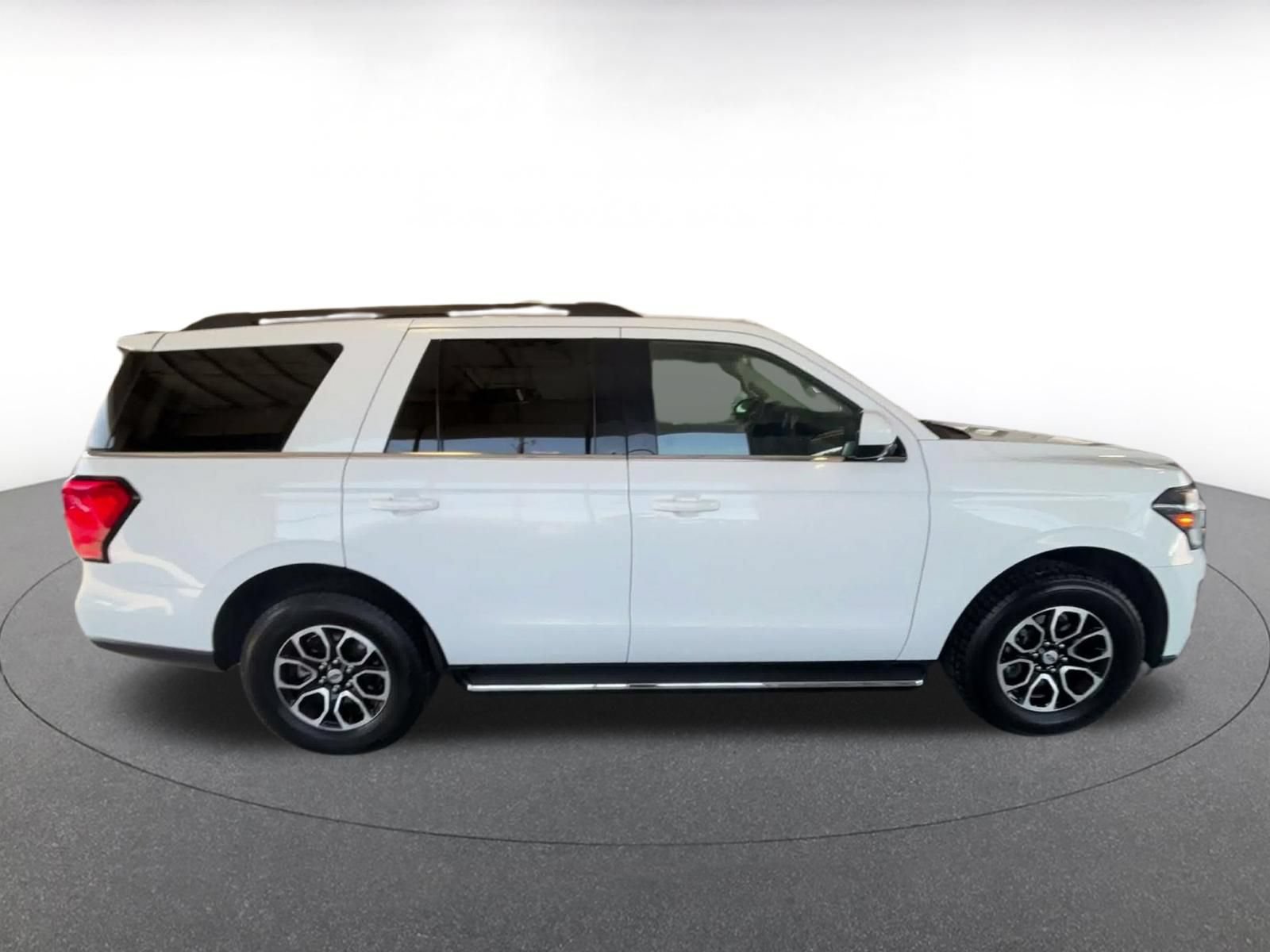 Used 2023 Ford Expedition XLT RWD image 15
