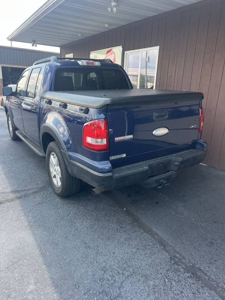Used 2007 Ford Explorer Sport Trac XLT AWD/4WD image 3