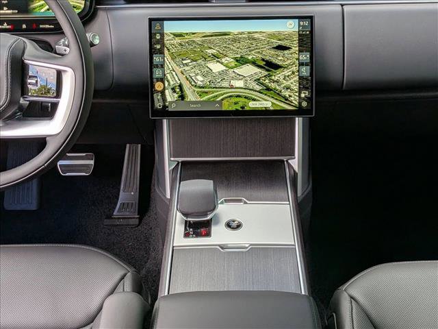 New 2025 Land Rover Range Rover SE image 11