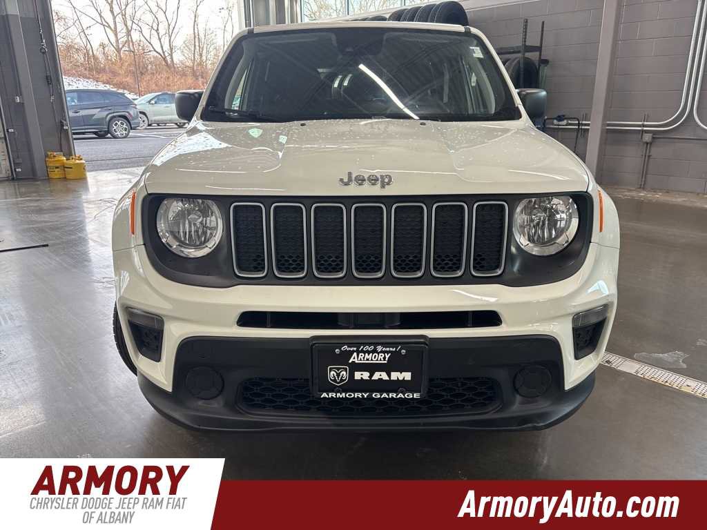 Used 2023 Jeep Renegade Latitude image 2