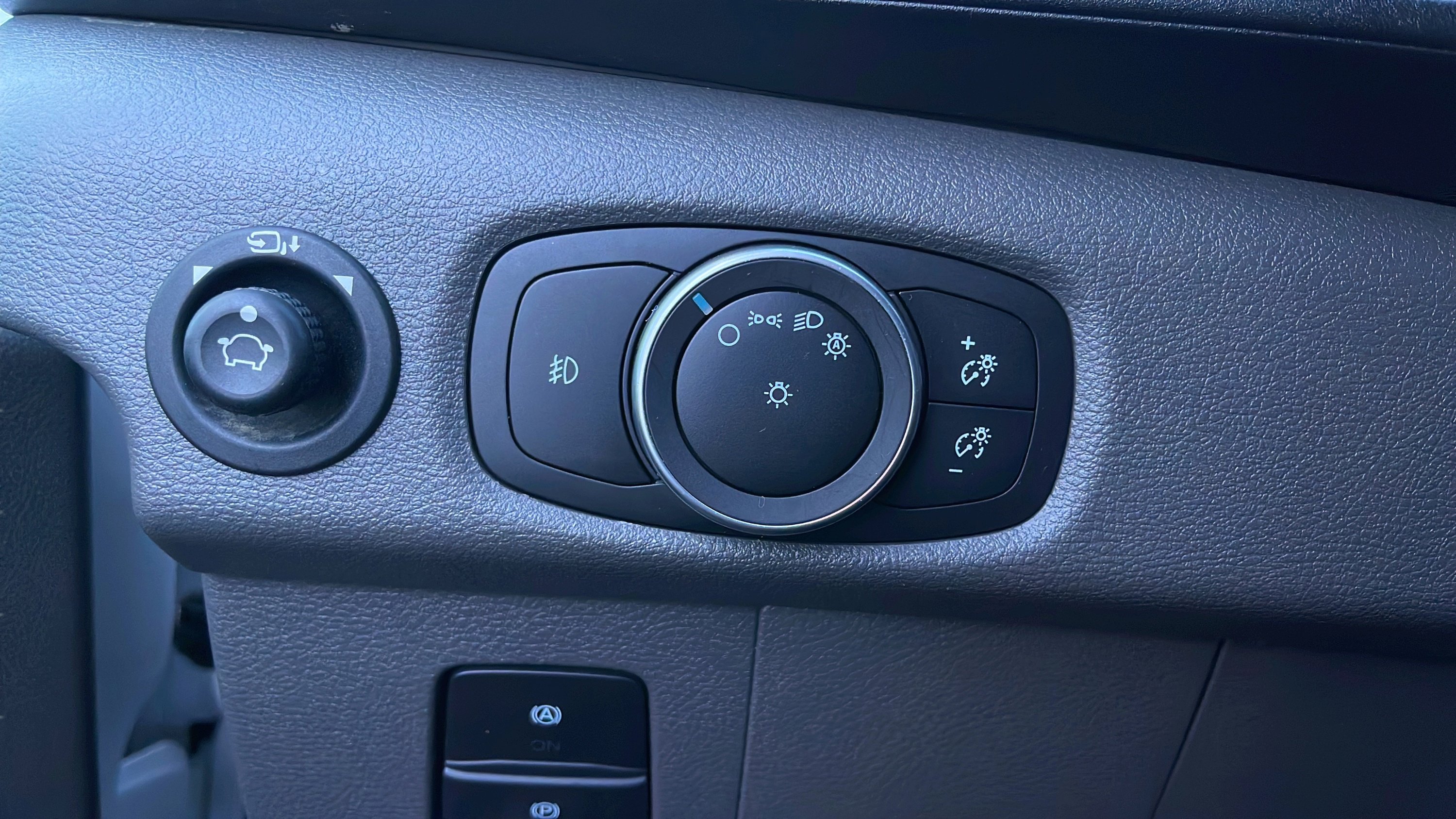 Used 2021 Ford Transit 350 XLT image 18