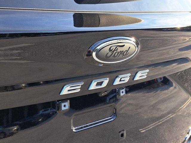 Certified 2022 Ford Edge ST w/ Equipment Group 401A image 8