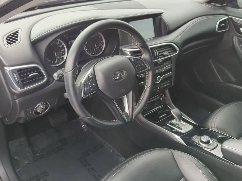 Used 2018 INFINITI QX30 AWD video 2