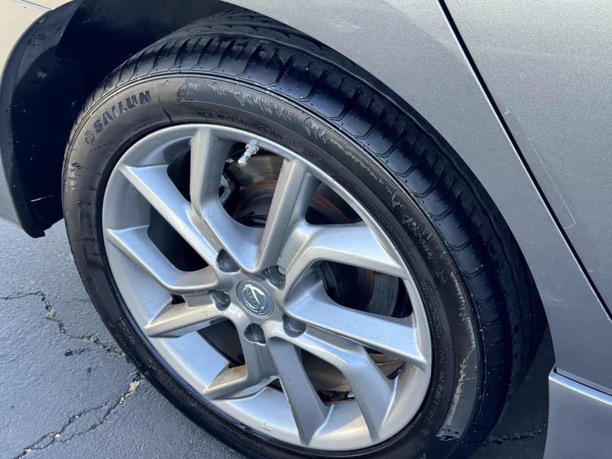 Used 2015 Nissan Sentra SR FWD image 19