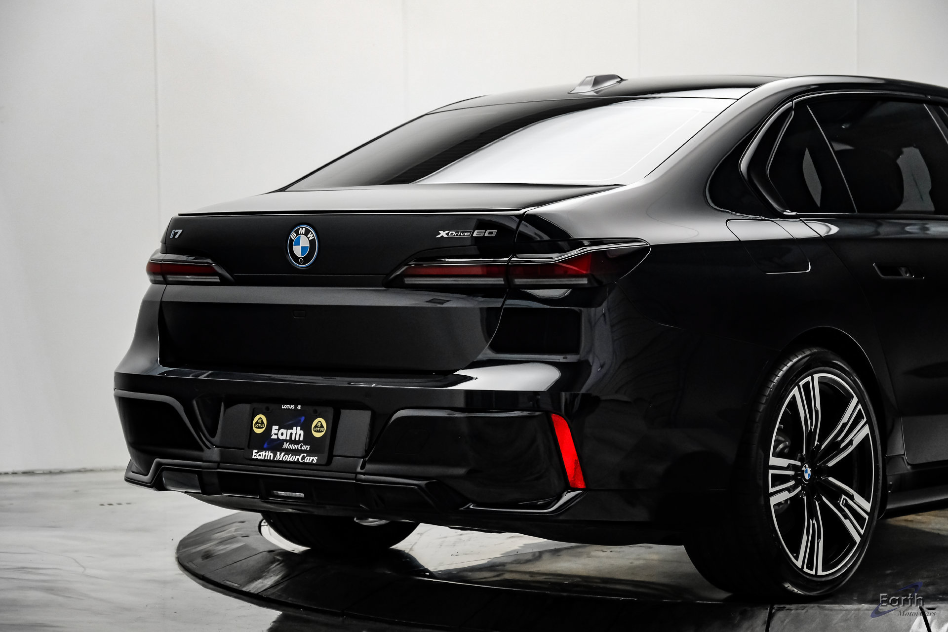 Used 2025 BMW i7 xDrive60 w/ Executive Package AWD/4WD image 19