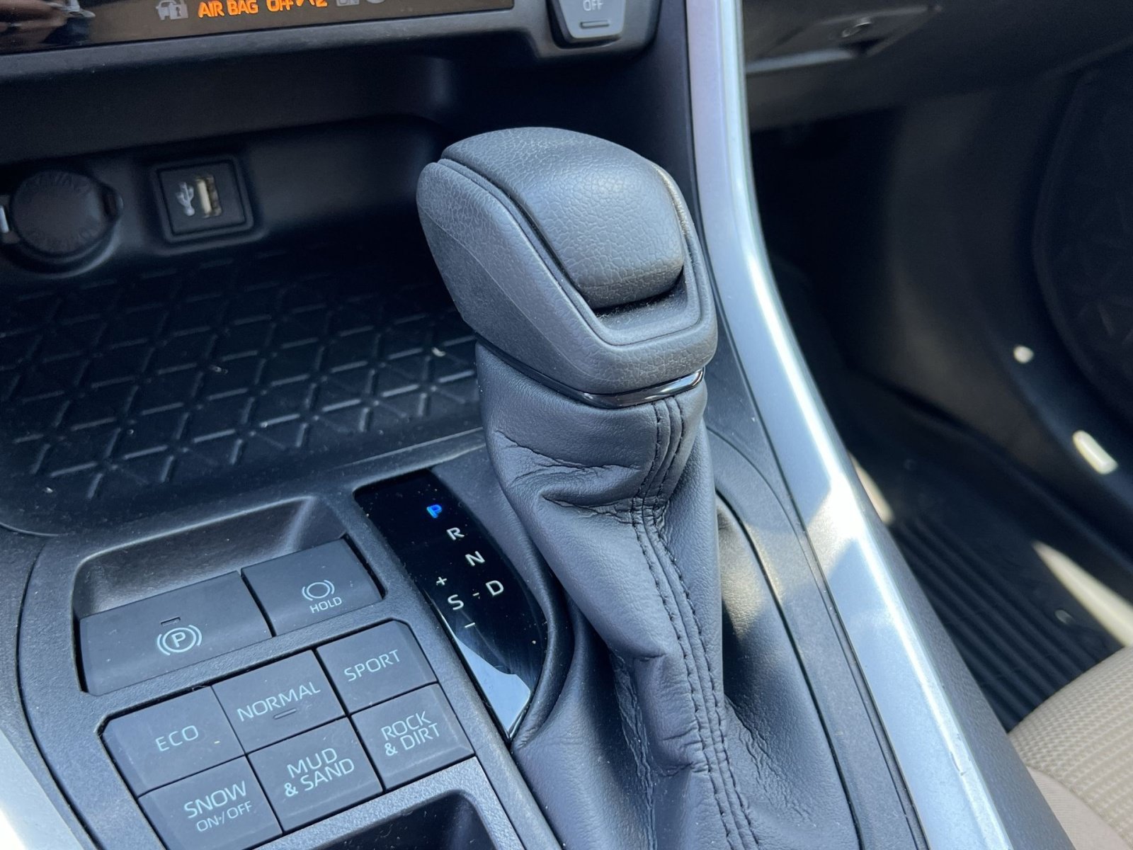 Used 2023 Toyota RAV4 LE AWD/4WD image 22