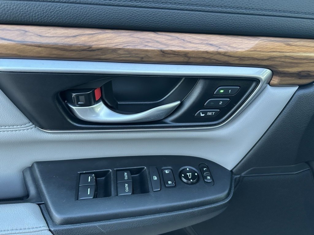 Used 2018 Honda CR-V Touring image 14