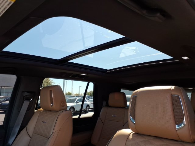 Used 2023 Cadillac Escalade Premium Luxury w/ LPO, Illumination Package AWD/4WD image 14