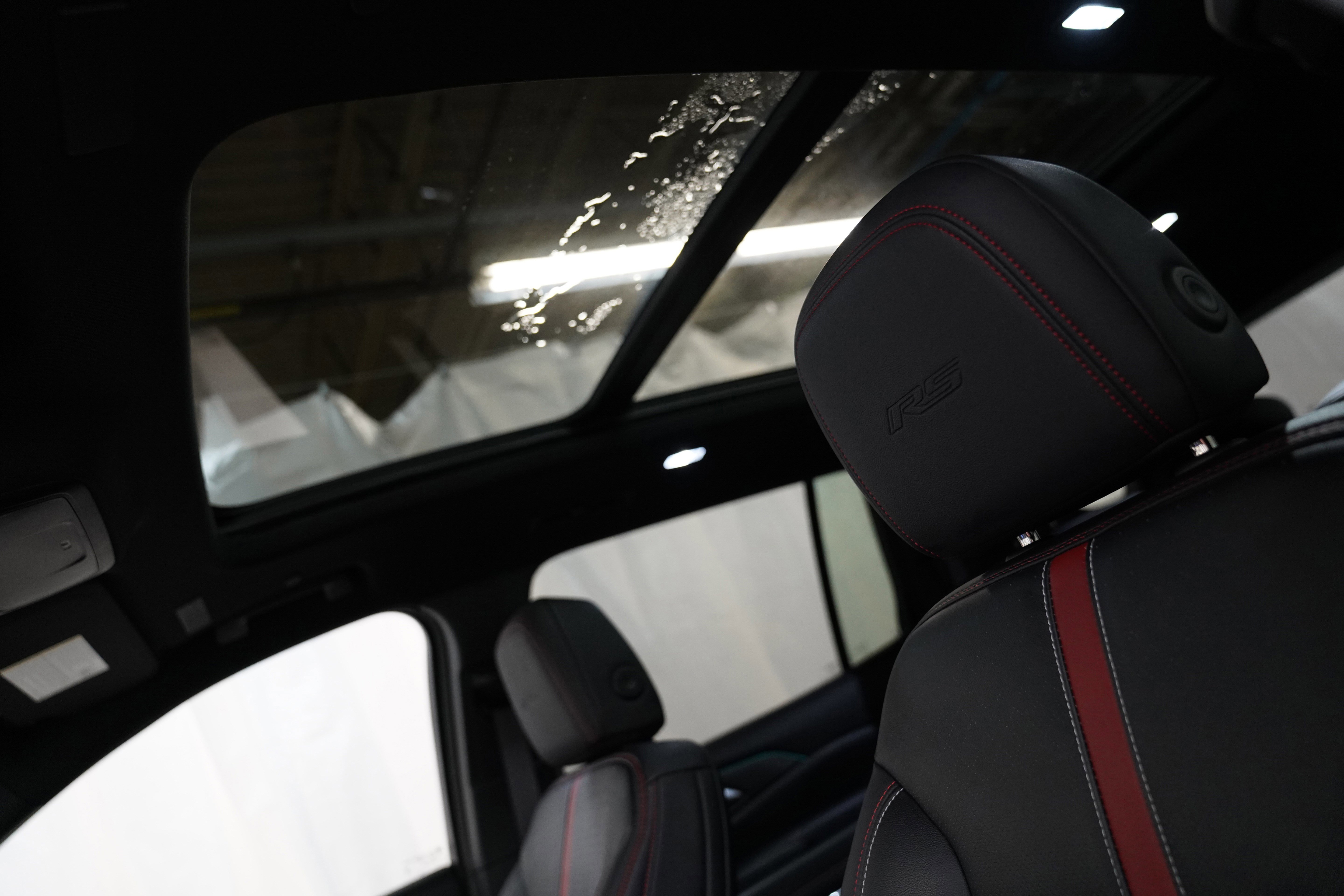 Used 2025 Chevrolet Traverse RS image 33