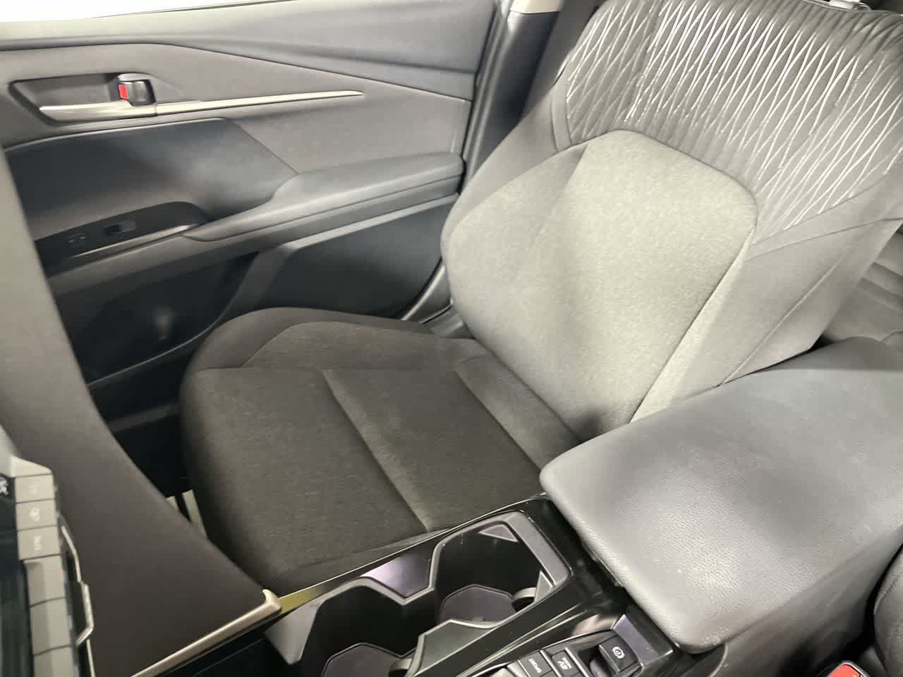 Used 2025 Toyota Camry LE FWD image 25