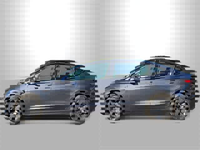 Used 2023 Tesla Model 3 Standard Range image 5