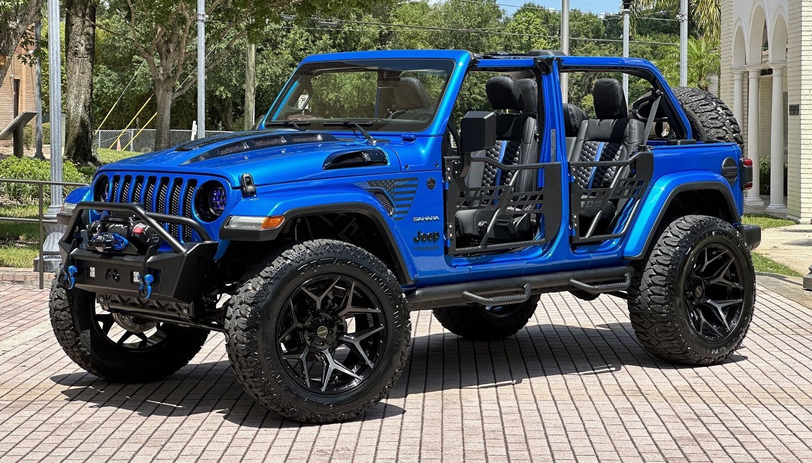Used 2022 Jeep Wrangler Unlimited Sahara w/ LED Lighting Group AWD/4WD image 22