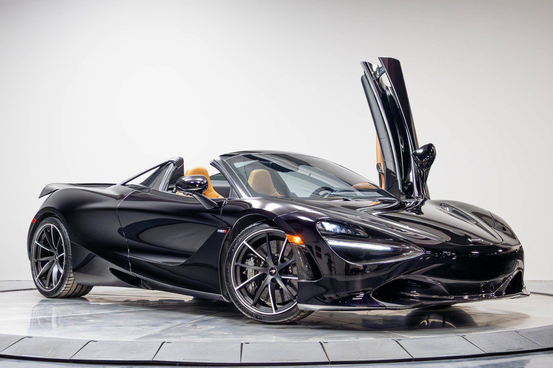 Used 2019 McLaren 720S Luxury RWD image 36