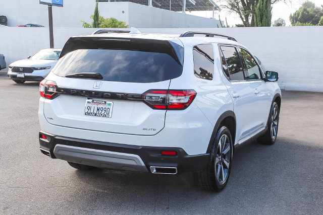Used 2024 Honda Pilot Elite image 5